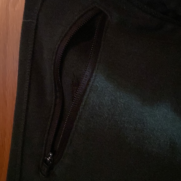 American Eagle Joggers - Picture 3 of 4